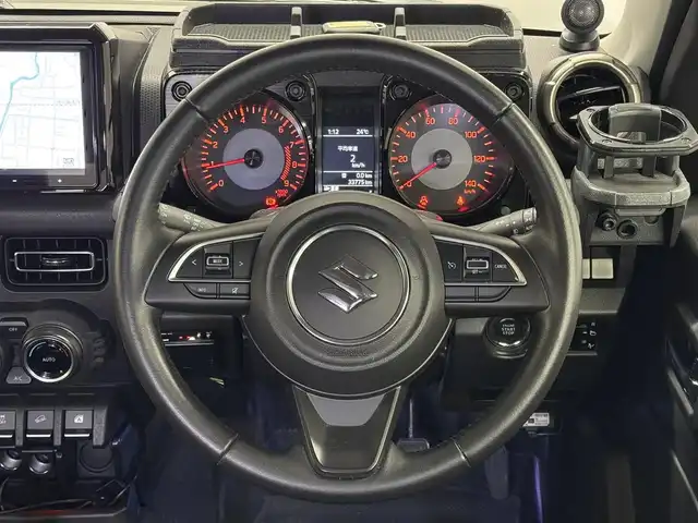 スズキ ジムニー XC 三重県 2020(令2)年 3.4万km ジャングルグリーン ガソリン・ターボ/パートタイム4WD/フロア5MT/カロッツェリア 9インチ『サイバーナビ』 AVIC-RQ910/（CD/DVD/MSV/SD/FM/AM/TV/USB/HDMI/AUX/Bluetooth/Streaming Video）/バックカメラ/ドライブレコーダー 前方/ETC/安全/・デュアルセンサーブレーキサポート/・車線逸脱警報機能/・ふらつき警報機能/・標識認識機能/・ハイビームアシスト/・トラクションコントロールシステム/・ヒルディセントコントロール/など/装備/・クルーズコントロール/・シートヒーター（D/N）/・オートエアコン/・ステアリングスイッチ/・オートライト/・LEDヘッドランプ/・フロントフォグランプ（白⇔黄色替え可能）/・プッシュスタート/・電動格納ドアミラー/・純正16inAW/・背面スペアタイヤ/・取/ナビ取/・スマートキーx1/・MONSTER SPORTマッドガード、マフラー、背面タイヤカバー/など
