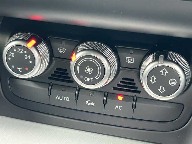 アウディ ＴＴクーペ 1．8 TFSI Sライン 群馬県 2012(平24)年 5.9万km アイビスホワイト ターボ/リトラクタブルリヤスポイラー/純正メモリナビ/CD・DVD・USB・SD/Bluetooth・フルセグTV/ビルトインETC/パドルシフト/ハーフレザーシート/前席パワーシート/純正アルミホイール/純正フロアマット/HIDヘッドライト/オートライト/スペアキー