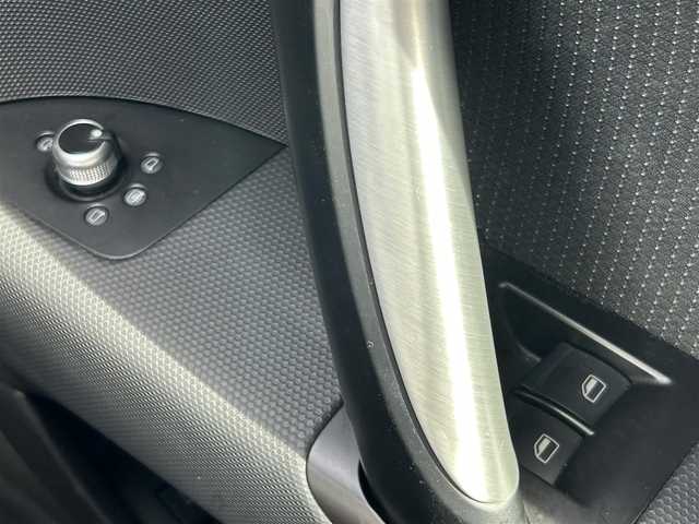 アウディ ＴＴクーペ 1．8 TFSI Sライン 群馬県 2012(平24)年 5.9万km アイビスホワイト ターボ/リトラクタブルリヤスポイラー/純正メモリナビ/CD・DVD・USB・SD/Bluetooth・フルセグTV/ビルトインETC/パドルシフト/ハーフレザーシート/前席パワーシート/純正アルミホイール/純正フロアマット/HIDヘッドライト/オートライト/スペアキー