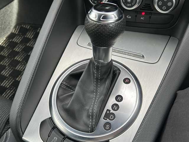 アウディ ＴＴクーペ 1．8 TFSI Sライン 群馬県 2012(平24)年 5.9万km アイビスホワイト ターボ/リトラクタブルリヤスポイラー/純正メモリナビ/CD・DVD・USB・SD/Bluetooth・フルセグTV/ビルトインETC/パドルシフト/ハーフレザーシート/前席パワーシート/純正アルミホイール/純正フロアマット/HIDヘッドライト/オートライト/スペアキー
