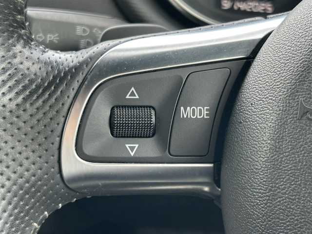 アウディ ＴＴクーペ 1．8 TFSI Sライン 群馬県 2012(平24)年 5.9万km アイビスホワイト ターボ/リトラクタブルリヤスポイラー/純正メモリナビ/CD・DVD・USB・SD/Bluetooth・フルセグTV/ビルトインETC/パドルシフト/ハーフレザーシート/前席パワーシート/純正アルミホイール/純正フロアマット/HIDヘッドライト/オートライト/スペアキー