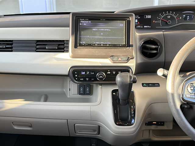 ホンダ Ｎ ＢＯＸ 2トーン G L ホンダセンシング 京都府 2018(平30)年 8.1万km プレミアムアイボリーパール2トーン （株）IDOMが運営する【じしゃロン伏見店】の/自社ローン専用車両になります。/こちらは現金またはオートローンご利用時の価格です。/自社ローンご希望の方は別途その旨お申し付けください//特記事項あり/社外ナビ/ホンダセンシング/ビルドインETC/LEDライト/オートライト/バックカメラ/片側パワースライドドア/クルーズコントロール