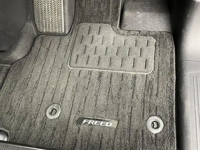 ホンダ フリード G ホンダセンシング 群馬県 2020(令2)年 1.3万km クリスタルブラックパール 純正９インチナビ　バックカメラ　両側パワースライドドア　アダプティブクルーズコントロール　ＬＥＤ　純正１５インチＡＷ　ステアリングリモコン　ドライブレコーダー　ＥＴＣ　コーナーセンサー　禁煙車