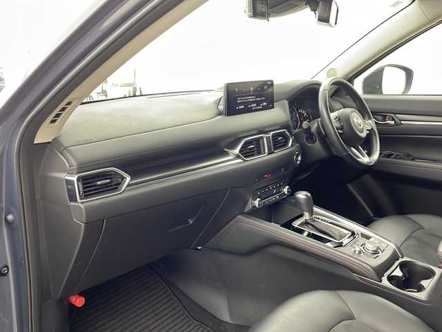 マツダ ＣＸ－５ XD ブラックトーンエディション 兵庫県 2021(令3)年 1.4万km ポリメタルグレーM ・純正10.25インチナビ（SDカード欠品）/・Bluetooth/USB/フルセグテレビ/・360°ビューモニター/・i-ACTIVE　SENSE/・スマート・ブレーキ・サポート/・スマート・シティ・ブレーキ・サポート/・レーダクルーズコントロール/・ドライバーアテンションアラート/・車間認知支援システム/・車線逸脱警報/・ブラインドスポットモニター/・横滑り防止装置/・レーンキープアシストシステム/・オートマチックハイビーム/・電子パーキングブレーキ/・オートホールドブレーキ/・パワーバックドア/・ヘッドアップディスプレイ/・ステアリングスイッチ/・ステアリングヒーター/・パドルシフト/・横滑り防止装置/・ハーフレザーシート/・前席シートヒーター/・運転席パワーシート/・社外フロアマット/・LEDヘッドライト/・フォグライト/・純正19インチアルミホイールタイヤ/・電動格納ミラー/・前方ドライブレコーダー/・ETC2.0/・スマートキー/・スペアキー
