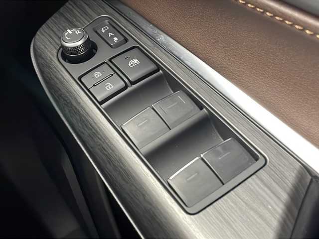 トヨタ ハリアー ハイブリッド G 茨城県 2024(令6)年 1.2万km プラチナホワイトパールマイカ 純正ディスプレイオーディオ/フルセグTV/バックカメラ/ETC/ドライブレコーダー/電動リアゲート/追従クルーズコントロール/デジタルインナーミラー/パワーシート/ハーフレザーシート/横滑り防止装置/コーナーセンサー/衝突軽減ブレーキ/LEDヘッドライト