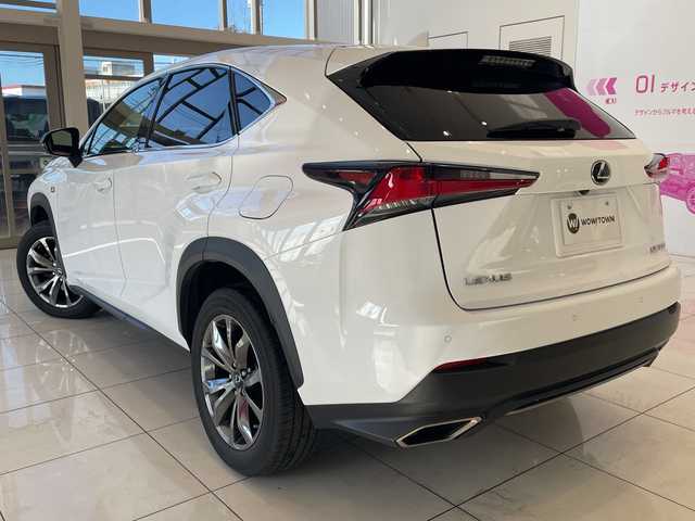 レクサス ＮＸ 300 Fスポーツ 埼玉県 2018(平30)年 2.1万km ホワイトノーヴァガラスフレーク 衝突軽減ブレーキ /サンルーフ /三眼LED /純正ナビ/　　CD/DVD/BT/フルセグ /全方位カメラ /パワーバックドア /レーダークルーズコントロール /革シート /シートヒーター/クーラー /純正18インチアルミホイール/ブラインドスポットモニター/パドルシフト/ステアリングヒーター/スイッチ/純正ETC2.0