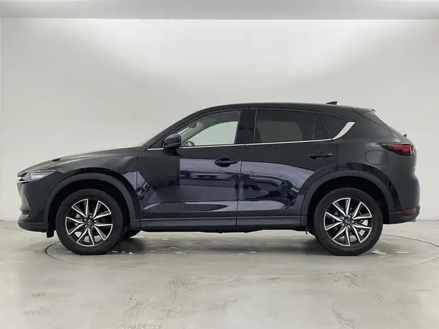 マツダ ＣＸ－５ XD Lパッケージ 群馬県 2019(令1)年 2.5万km ジェットブラックマイカ CD/DVDプレーヤー＋地上デジタルTVチューナー（フルセグ）/360度ビューモニター＋フロントパーキングセンサー（センター/コーナー）/＝＝＝＝＝/純正ナビ/・AM/FM/USB/Bluetooth/AppleCarPlay/AndroidAuto/i-ACTIVSENSE/・スマートブレーキサポート/・レーンキープアシストシステム/車線逸脱警報システム/・ブラインドスポットモニタリング/・マツダレーダークルーズコントロール/パワーバックドア/運転席/助手席パワーシート/運転席メモリー付/運転席/助手席/2列目左右シートヒーター/アイドリングストップ/プッシュスタート/スマートキー