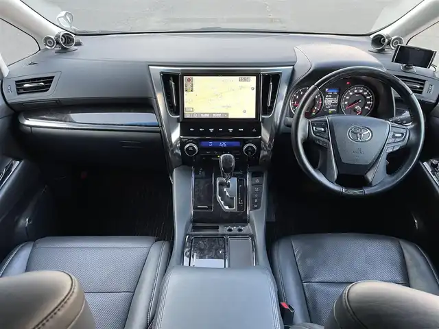 トヨタ アルファード S Cパッケージ 道東・釧路十勝 2019(平31)年 7.3万km ホワイトパールクリスタルシャイン トヨタセーフティセンス/　オートハイビーム/　レーンアシスト/　プリクラッシュセーフティ/　レーダークルーズコントロール/　クリアランスソナー/4WD/プッシュスタート/フルセグTV/純正10インチナビ/（CD/DVD/Bluetooth/フルセグTV/HDMI)/バックカメラ/両側パワースライドドア/ビルトインETC2.0/1列目シートヒーター/1列目シートベンチレーション/1列目2列目パワーシート/ステアリングヒーター/パワーバックドア/オットマン/LEDヘッドライト/オートライト/フロントフォグランプ/レザーシート/トヨタセーフティセンス/・オートハイビーム/・レーンアシスト/・プリクラッシュセーフティ/・レーダークルーズコントロール/・クリアランスソナー/MTモード付AT/電動パーキングブレーキ/オートブレーキホールド/レーダー探知機/プッシュスタート/スマートキー/保証書/取扱説明書