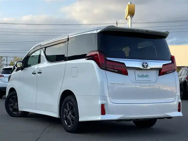 トヨタ アルファード S Cパッケージ 道東・釧路十勝 2019(平31)年 7.3万km ホワイトパールクリスタルシャイン トヨタセーフティセンス/　オートハイビーム/　レーンアシスト/　プリクラッシュセーフティ/　レーダークルーズコントロール/　クリアランスソナー/4WD/プッシュスタート/フルセグTV/純正10インチナビ/（CD/DVD/Bluetooth/フルセグTV/HDMI)/バックカメラ/両側パワースライドドア/ビルトインETC2.0/1列目シートヒーター/1列目シートベンチレーション/1列目2列目パワーシート/ステアリングヒーター/パワーバックドア/オットマン/LEDヘッドライト/オートライト/フロントフォグランプ/レザーシート/トヨタセーフティセンス/・オートハイビーム/・レーンアシスト/・プリクラッシュセーフティ/・レーダークルーズコントロール/・クリアランスソナー/MTモード付AT/電動パーキングブレーキ/オートブレーキホールド/レーダー探知機/プッシュスタート/スマートキー/保証書/取扱説明書