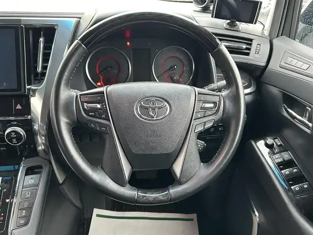 トヨタ アルファード S Cパッケージ 道東・釧路十勝 2019(平31)年 7.3万km ホワイトパールクリスタルシャイン トヨタセーフティセンス/　オートハイビーム/　レーンアシスト/　プリクラッシュセーフティ/　レーダークルーズコントロール/　クリアランスソナー/4WD/プッシュスタート/フルセグTV/純正10インチナビ/（CD/DVD/Bluetooth/フルセグTV/HDMI)/バックカメラ/両側パワースライドドア/ビルトインETC2.0/1列目シートヒーター/1列目シートベンチレーション/1列目2列目パワーシート/ステアリングヒーター/パワーバックドア/オットマン/LEDヘッドライト/オートライト/フロントフォグランプ/レザーシート/トヨタセーフティセンス/・オートハイビーム/・レーンアシスト/・プリクラッシュセーフティ/・レーダークルーズコントロール/・クリアランスソナー/MTモード付AT/電動パーキングブレーキ/オートブレーキホールド/レーダー探知機/プッシュスタート/スマートキー/保証書/取扱説明書