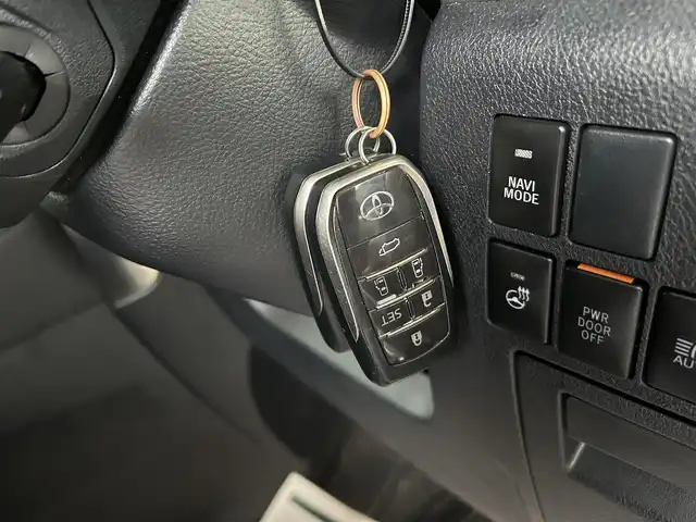 トヨタ アルファード S Cパッケージ 道東・釧路十勝 2019(平31)年 7.3万km ホワイトパールクリスタルシャイン トヨタセーフティセンス/　オートハイビーム/　レーンアシスト/　プリクラッシュセーフティ/　レーダークルーズコントロール/　クリアランスソナー/4WD/プッシュスタート/フルセグTV/純正10インチナビ/（CD/DVD/Bluetooth/フルセグTV/HDMI)/バックカメラ/両側パワースライドドア/ビルトインETC2.0/1列目シートヒーター/1列目シートベンチレーション/1列目2列目パワーシート/ステアリングヒーター/パワーバックドア/オットマン/LEDヘッドライト/オートライト/フロントフォグランプ/レザーシート/トヨタセーフティセンス/・オートハイビーム/・レーンアシスト/・プリクラッシュセーフティ/・レーダークルーズコントロール/・クリアランスソナー/MTモード付AT/電動パーキングブレーキ/オートブレーキホールド/レーダー探知機/プッシュスタート/スマートキー/保証書/取扱説明書
