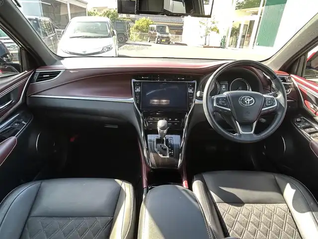トヨタ ハリアー プレミアム 福岡県 2019(令1)年 5.3万km ダークレッドマイカメタリック ・純正ナビ/（BLUETOOTH/フルセグ/バックカメラ/・ワンオーナー/・ETC/・ドライブレコーダー/・クルーズコントロール/・レーンキープアシスト/・スペアキー/・カードキー/・電動リアゲート/・エアロパーツ/・純正フロアマット/・LEDライト/・カーテンエアバッグ/・保証書