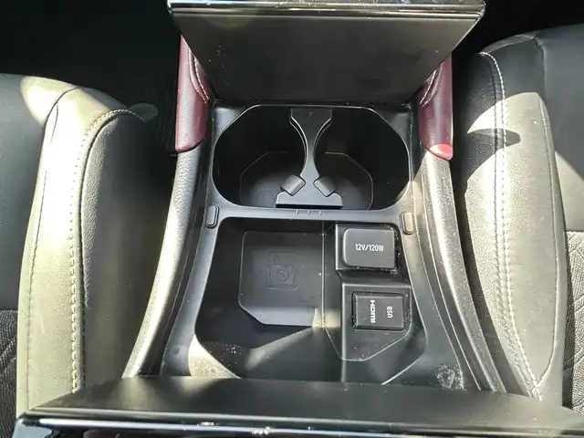 トヨタ ハリアー プレミアム 福岡県 2019(令1)年 5.3万km ダークレッドマイカメタリック ・純正ナビ/（BLUETOOTH/フルセグ/バックカメラ/・ワンオーナー/・ETC/・ドライブレコーダー/・クルーズコントロール/・レーンキープアシスト/・スペアキー/・カードキー/・電動リアゲート/・エアロパーツ/・純正フロアマット/・LEDライト/・カーテンエアバッグ/・保証書