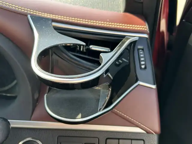 トヨタ ハリアー プレミアム 福岡県 2019(令1)年 5.3万km ダークレッドマイカメタリック ・純正ナビ/（BLUETOOTH/フルセグ/バックカメラ/・ワンオーナー/・ETC/・ドライブレコーダー/・クルーズコントロール/・レーンキープアシスト/・スペアキー/・カードキー/・電動リアゲート/・エアロパーツ/・純正フロアマット/・LEDライト/・カーテンエアバッグ/・保証書