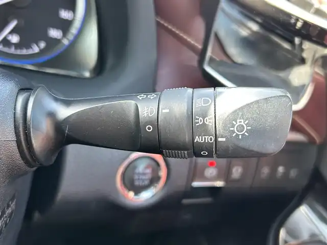トヨタ ハリアー プレミアム 福岡県 2019(令1)年 5.3万km ダークレッドマイカメタリック ・純正ナビ/（BLUETOOTH/フルセグ/バックカメラ/・ワンオーナー/・ETC/・ドライブレコーダー/・クルーズコントロール/・レーンキープアシスト/・スペアキー/・カードキー/・電動リアゲート/・エアロパーツ/・純正フロアマット/・LEDライト/・カーテンエアバッグ/・保証書