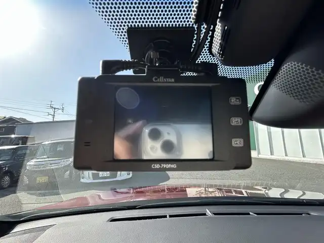 トヨタ ハリアー プレミアム 福岡県 2019(令1)年 5.3万km ダークレッドマイカメタリック ・純正ナビ/（BLUETOOTH/フルセグ/バックカメラ/・ワンオーナー/・ETC/・ドライブレコーダー/・クルーズコントロール/・レーンキープアシスト/・スペアキー/・カードキー/・電動リアゲート/・エアロパーツ/・純正フロアマット/・LEDライト/・カーテンエアバッグ/・保証書