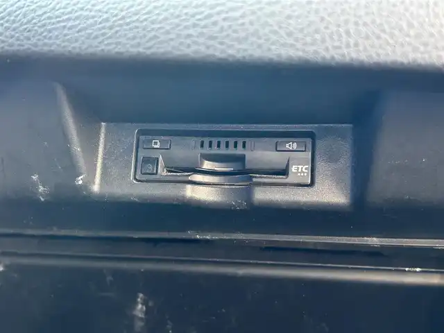 トヨタ ハリアー プレミアム 福岡県 2019(令1)年 5.3万km ダークレッドマイカメタリック ・純正ナビ/（BLUETOOTH/フルセグ/バックカメラ/・ワンオーナー/・ETC/・ドライブレコーダー/・クルーズコントロール/・レーンキープアシスト/・スペアキー/・カードキー/・電動リアゲート/・エアロパーツ/・純正フロアマット/・LEDライト/・カーテンエアバッグ/・保証書