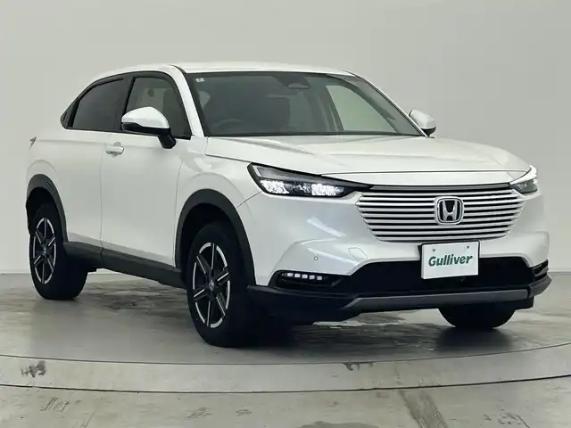 ホンダ ヴェゼル ハイブリッド e:HEV X 宮城県 2022(令4)年 4.3万km プラチナホワイトパール Honda CONNECTディスプレイ/フルセグTV/FM/AM/BT/バックカメラ/ETC2.0/クルーズコントロール/ドライブレコーダー(DRH-204WD)/置くだけ充電/ブレーキホールド/電動パーキング/パドルシフト/横滑り防止装置/コーナーセンサー/衝突被害軽減システム/踏み間違い衝突軽減システム/ダウンヒルアシストコントロール/スペアキー/純正フロアマット