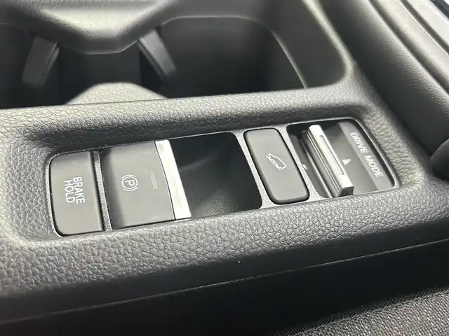 ホンダ ヴェゼル ハイブリッド e:HEV X 宮城県 2022(令4)年 4.3万km プラチナホワイトパール Honda CONNECTディスプレイ/フルセグTV/FM/AM/BT/バックカメラ/ETC2.0/クルーズコントロール/ドライブレコーダー(DRH-204WD)/置くだけ充電/ブレーキホールド/電動パーキング/パドルシフト/横滑り防止装置/コーナーセンサー/衝突被害軽減システム/踏み間違い衝突軽減システム/ダウンヒルアシストコントロール/スペアキー/純正フロアマット