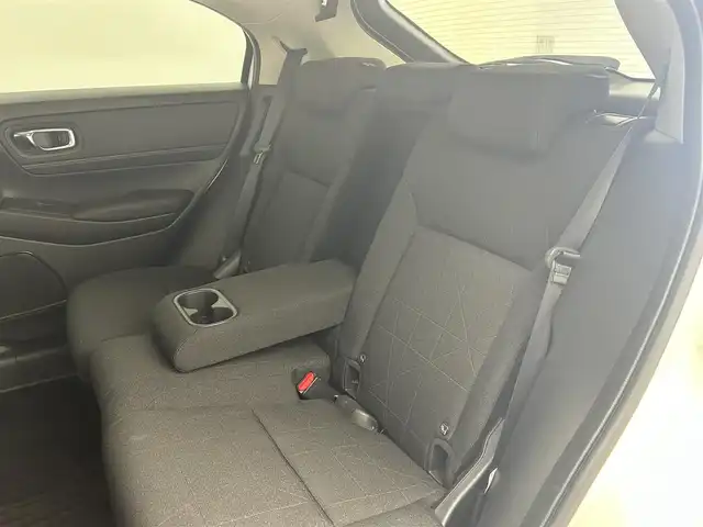 ホンダ ヴェゼル ハイブリッド e:HEV X 宮城県 2022(令4)年 4.3万km プラチナホワイトパール Honda CONNECTディスプレイ/フルセグTV/FM/AM/BT/バックカメラ/ETC2.0/クルーズコントロール/ドライブレコーダー(DRH-204WD)/置くだけ充電/ブレーキホールド/電動パーキング/パドルシフト/横滑り防止装置/コーナーセンサー/衝突被害軽減システム/踏み間違い衝突軽減システム/ダウンヒルアシストコントロール/スペアキー/純正フロアマット