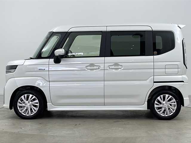 スズキ スペーシア カスタム HYBRID GS 道央・札幌 2024(令6)年 0.1万km ピュアホワイトP ・4WD/・スズキセーフティサポート/・衝突軽減ブレーキ/・誤発進抑制機能/・車線維持支援機能/・ふらつき警報/・アダプティブクルーズコントロール/・標識認識機能/・ハイビームアシスト/・片側パワースライドドア/・シートヒーター/・前後コーナーセンサー/・アイドリングストップ/・ステアリングスイッチ/・純正フロアマット/・ドアミラーヒーター/・LEDヘッドライト/・オートライト/・スマートキー/・純正14インチAW