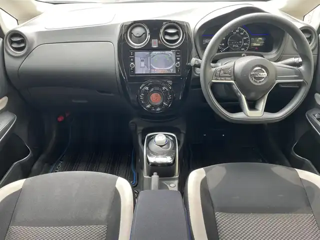日産 ノート e－パワー X 兵庫県 2018(平30)年 3.8万km パール 純正ナビ(MM317D-W)/(CD/DVD/BT/SD/AUX)/フルセグTV/全周囲カメラ/ETC/衝突軽減ブレーキ/デジタルインナーミラー/前方ドライブレコーダー/LEDヘッドライト/オートライト/ステアリングリモコン/電動格納ミラー/スマートキー/スペアキー/純正フロアマット/純正ドアバイザー