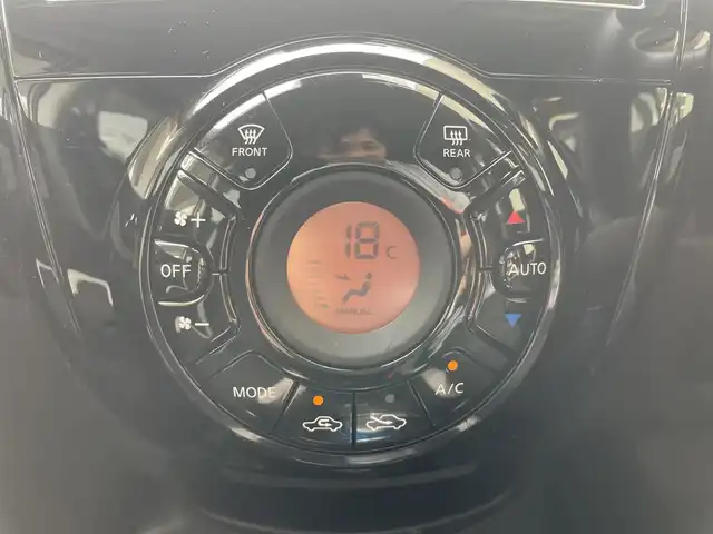 日産 ノート e－パワー X 兵庫県 2018(平30)年 3.8万km パール 純正ナビ(MM317D-W)/(CD/DVD/BT/SD/AUX)/フルセグTV/全周囲カメラ/ETC/衝突軽減ブレーキ/デジタルインナーミラー/前方ドライブレコーダー/LEDヘッドライト/オートライト/ステアリングリモコン/電動格納ミラー/スマートキー/スペアキー/純正フロアマット/純正ドアバイザー