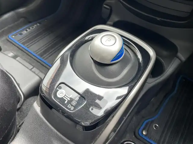 日産 ノート e－パワー X 兵庫県 2018(平30)年 3.8万km パール 純正ナビ(MM317D-W)/(CD/DVD/BT/SD/AUX)/フルセグTV/全周囲カメラ/ETC/衝突軽減ブレーキ/デジタルインナーミラー/前方ドライブレコーダー/LEDヘッドライト/オートライト/ステアリングリモコン/電動格納ミラー/スマートキー/スペアキー/純正フロアマット/純正ドアバイザー