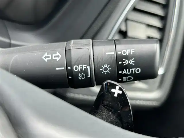 ホンダ ヴェゼル ハイブリッド X 熊本県 2015(平27)年 2.5万km クリスタルブラックパール 純正ナビ/・AM/FM/CD/DVD/BT/SD/・ワンセグTV/・バックカメラ/あんしんパッケージ/・シティブレーキアクティブシステム/・サイドカーテンエアバッグシステム/・前席用i-サイドエアバッグシステム/・VSA/・エマージェンシーストップシグナル/・ヒルスタートアシスト機能/・ファイブスター賞/電動パーキングブレーキ/・ブレーキホールド/本革巻ステアリング/・ステアリングスイッチ/・パドルシフト/布シート/走行モード切替/・スポーツモード/ノーマルモード/ECOモード/純正16インチAW/純正フロアマット/プッシュスタート/・スマートキー/ETC