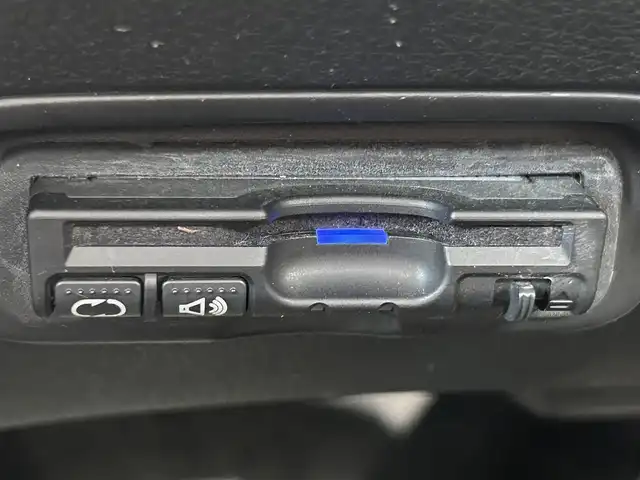 ホンダ ヴェゼル ハイブリッド X 熊本県 2015(平27)年 2.5万km クリスタルブラックパール 純正ナビ/・AM/FM/CD/DVD/BT/SD/・ワンセグTV/・バックカメラ/あんしんパッケージ/・シティブレーキアクティブシステム/・サイドカーテンエアバッグシステム/・前席用i-サイドエアバッグシステム/・VSA/・エマージェンシーストップシグナル/・ヒルスタートアシスト機能/・ファイブスター賞/電動パーキングブレーキ/・ブレーキホールド/本革巻ステアリング/・ステアリングスイッチ/・パドルシフト/布シート/走行モード切替/・スポーツモード/ノーマルモード/ECOモード/純正16インチAW/純正フロアマット/プッシュスタート/・スマートキー/ETC