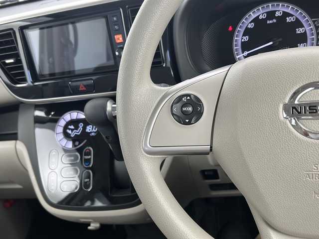 日産 デイズ ルークス X 宮城県 2019(平31)年 5.3万km ホワイトパール 禁煙車/アラウンドビューモニター/エマージェンシーブレーキ/社外ディスプレイオーディオ/・AM.FM.Bluetooth/ＥＴＣ/左パワースライドドア/シートヒーター/横滑り防止装置/アイドリングストップ/純正フロアマット/プッシュスタート/スマートキー2個