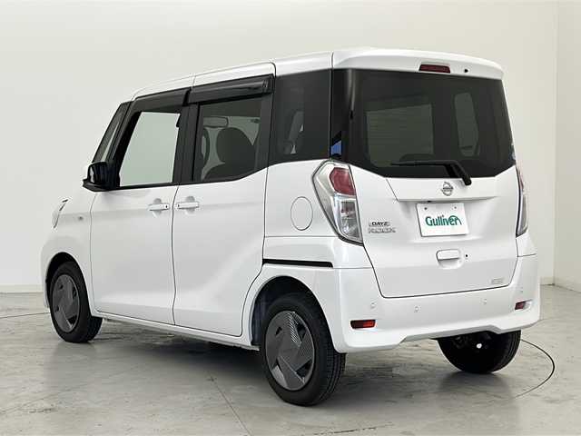 日産 デイズ ルークス X 宮城県 2019(平31)年 5.3万km ホワイトパール 禁煙車/アラウンドビューモニター/エマージェンシーブレーキ/社外ディスプレイオーディオ/・AM.FM.Bluetooth/ＥＴＣ/左パワースライドドア/シートヒーター/横滑り防止装置/アイドリングストップ/純正フロアマット/プッシュスタート/スマートキー2個