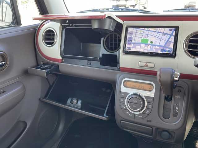 スズキ ラパン X 山口県 2014(平26)年 4.9万km カシスピンクパールメタリック 社外メモリーナビ【MDV-L401】/・DVD/CD/iPod/USB/ワンセグ/AM/FM/純正フロアマット/純正アルミホイール/レザーシート/ベンチシート/本革巻きステアリング/フルオートエアコン/アイドリングストップ/LEDヘッドランプ/オートライト/電動格納ウインカーミラー/ドアバイザー/スマートキー/プッシュアップスタート/ABS/盗難防止装置/取扱説明書/保証書