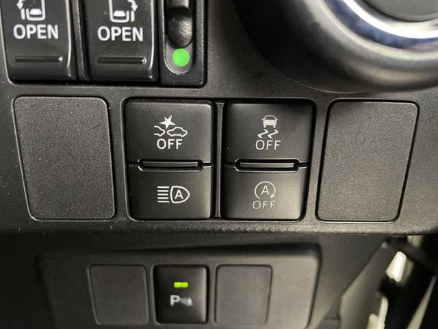 トヨタ タンク カスタムG－T 埼玉県 2019(令1)年 6.7万km ブラックマイカメタリック/パールホワイト2トーン 純正９インチナビ(型式：NSZT-Y68T)/CD/DVD/Bluetooth/フルセグ/バックカメラ/スマートアシスト/両側パワースライドドア/ドライブレコーダー/ETC/純正１５インチアルミホイール/電動格納ミラー/プッシュスタート/スマートキー