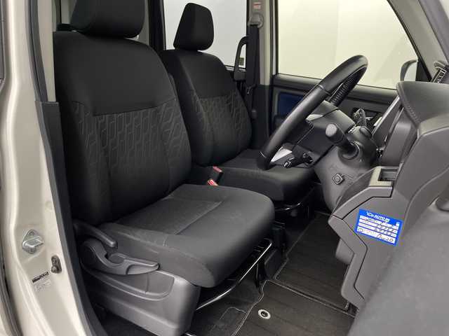 トヨタ タンク カスタムG－T 埼玉県 2019(令1)年 6.7万km ブラックマイカメタリック/パールホワイト2トーン 純正９インチナビ(型式：NSZT-Y68T)/CD/DVD/Bluetooth/フルセグ/バックカメラ/スマートアシスト/両側パワースライドドア/ドライブレコーダー/ETC/純正１５インチアルミホイール/電動格納ミラー/プッシュスタート/スマートキー