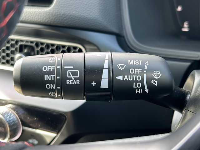 ホンダ シビック タイプR 愛知県 2023(令5)年 2.4万km チャンピオンシップホワイト ワンオーナ/純正リアウィング/デジタルインナーミラー/無限シフトノブ/ドライブレコーダー/ワンオーナー/取扱説明書/Bluetooth/ワンセグTV/バックカメラ/純正アルミホイール/純正フロアマット/純正アルカンターラステアリング/ACC/レーンキープアシスト/ブレーキホールド/コーナーセンサー/オートマチックハイビーム