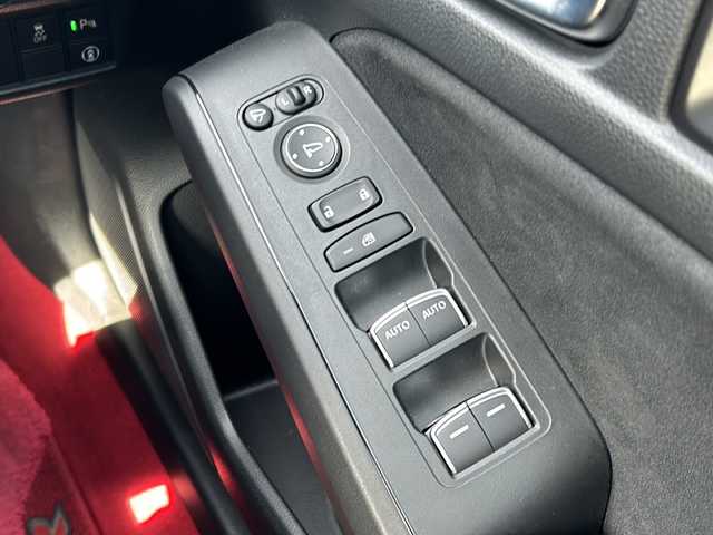 ホンダ シビック タイプR 愛知県 2023(令5)年 2.4万km チャンピオンシップホワイト ワンオーナ/純正リアウィング/デジタルインナーミラー/無限シフトノブ/ドライブレコーダー/ワンオーナー/取扱説明書/Bluetooth/ワンセグTV/バックカメラ/純正アルミホイール/純正フロアマット/純正アルカンターラステアリング/ACC/レーンキープアシスト/ブレーキホールド/コーナーセンサー/オートマチックハイビーム