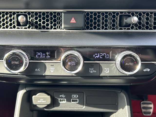 ホンダ シビック タイプR 愛知県 2023(令5)年 2.4万km チャンピオンシップホワイト ワンオーナ/純正リアウィング/デジタルインナーミラー/無限シフトノブ/ドライブレコーダー/ワンオーナー/取扱説明書/Bluetooth/ワンセグTV/バックカメラ/純正アルミホイール/純正フロアマット/純正アルカンターラステアリング/ACC/レーンキープアシスト/ブレーキホールド/コーナーセンサー/オートマチックハイビーム