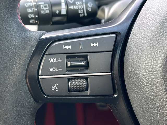 ホンダ シビック タイプR 愛知県 2023(令5)年 2.4万km チャンピオンシップホワイト ワンオーナ/純正リアウィング/デジタルインナーミラー/無限シフトノブ/ドライブレコーダー/ワンオーナー/取扱説明書/Bluetooth/ワンセグTV/バックカメラ/純正アルミホイール/純正フロアマット/純正アルカンターラステアリング/ACC/レーンキープアシスト/ブレーキホールド/コーナーセンサー/オートマチックハイビーム