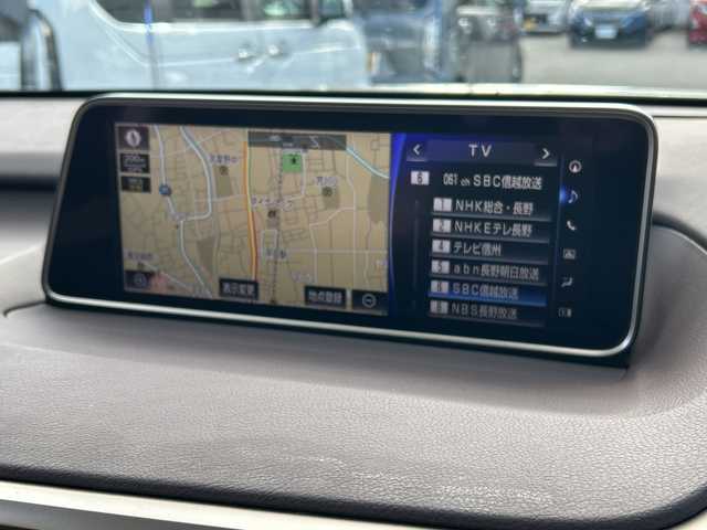 レクサス ＲＸ 200t 長野県 2015(平27)年 5万km ソニックチタニウム ・純正SDメーカーオプションナビゲーション/CD DVD フルセグTV Bluetooth/・バックカメラ/サイドカメラ/・ビルトインETC/・プリクラッシュセーフティ/・レーンキープアシスト/・レーダークルーズコントロール/・オートマチックハイビーム/・コーナーセンサー/・LEDヘッドライト/・オートライト/・フォグライト/・パワーバックドア/・純正18インチアルミホイール/・パワーシート(D/N)/・横滑り防止装置/・ウィンカーミラー/・電動格納ミラー/・スマートキー/・エンジンプッシュスタート