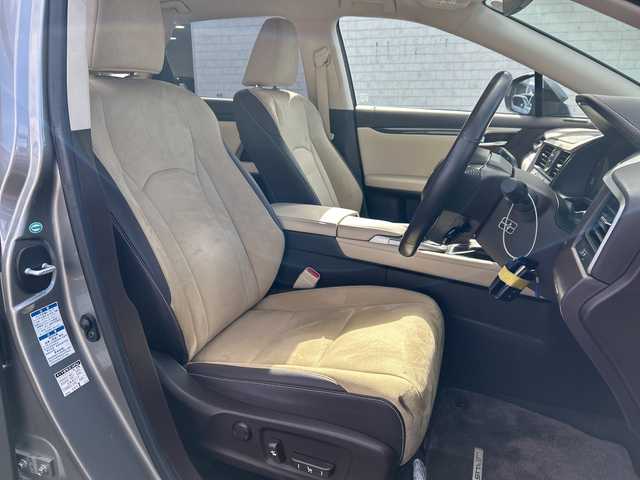 レクサス ＲＸ 200t 長野県 2015(平27)年 5万km ソニックチタニウム ・純正SDメーカーオプションナビゲーション/CD DVD フルセグTV Bluetooth/・バックカメラ/サイドカメラ/・ビルトインETC/・プリクラッシュセーフティ/・レーンキープアシスト/・レーダークルーズコントロール/・オートマチックハイビーム/・コーナーセンサー/・LEDヘッドライト/・オートライト/・フォグライト/・パワーバックドア/・純正18インチアルミホイール/・パワーシート(D/N)/・横滑り防止装置/・ウィンカーミラー/・電動格納ミラー/・スマートキー/・エンジンプッシュスタート