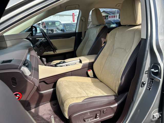 レクサス ＲＸ 200t 長野県 2015(平27)年 5万km ソニックチタニウム ・純正SDメーカーオプションナビゲーション/CD DVD フルセグTV Bluetooth/・バックカメラ/サイドカメラ/・ビルトインETC/・プリクラッシュセーフティ/・レーンキープアシスト/・レーダークルーズコントロール/・オートマチックハイビーム/・コーナーセンサー/・LEDヘッドライト/・オートライト/・フォグライト/・パワーバックドア/・純正18インチアルミホイール/・パワーシート(D/N)/・横滑り防止装置/・ウィンカーミラー/・電動格納ミラー/・スマートキー/・エンジンプッシュスタート