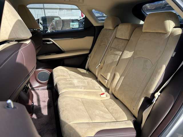 レクサス ＲＸ 200t 長野県 2015(平27)年 5万km ソニックチタニウム ・純正SDメーカーオプションナビゲーション/CD DVD フルセグTV Bluetooth/・バックカメラ/サイドカメラ/・ビルトインETC/・プリクラッシュセーフティ/・レーンキープアシスト/・レーダークルーズコントロール/・オートマチックハイビーム/・コーナーセンサー/・LEDヘッドライト/・オートライト/・フォグライト/・パワーバックドア/・純正18インチアルミホイール/・パワーシート(D/N)/・横滑り防止装置/・ウィンカーミラー/・電動格納ミラー/・スマートキー/・エンジンプッシュスタート