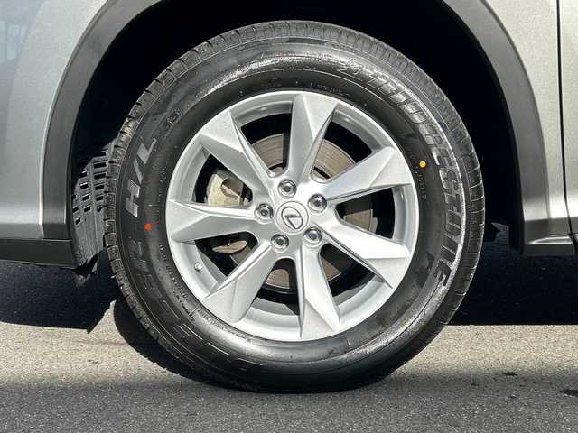 レクサス ＲＸ 200t 長野県 2015(平27)年 5万km ソニックチタニウム ・純正SDメーカーオプションナビゲーション/CD DVD フルセグTV Bluetooth/・バックカメラ/サイドカメラ/・ビルトインETC/・プリクラッシュセーフティ/・レーンキープアシスト/・レーダークルーズコントロール/・オートマチックハイビーム/・コーナーセンサー/・LEDヘッドライト/・オートライト/・フォグライト/・パワーバックドア/・純正18インチアルミホイール/・パワーシート(D/N)/・横滑り防止装置/・ウィンカーミラー/・電動格納ミラー/・スマートキー/・エンジンプッシュスタート