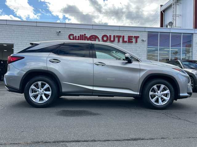 レクサス ＲＸ 200t 長野県 2015(平27)年 5万km ソニックチタニウム ・純正SDメーカーオプションナビゲーション/CD DVD フルセグTV Bluetooth/・バックカメラ/サイドカメラ/・ビルトインETC/・プリクラッシュセーフティ/・レーンキープアシスト/・レーダークルーズコントロール/・オートマチックハイビーム/・コーナーセンサー/・LEDヘッドライト/・オートライト/・フォグライト/・パワーバックドア/・純正18インチアルミホイール/・パワーシート(D/N)/・横滑り防止装置/・ウィンカーミラー/・電動格納ミラー/・スマートキー/・エンジンプッシュスタート