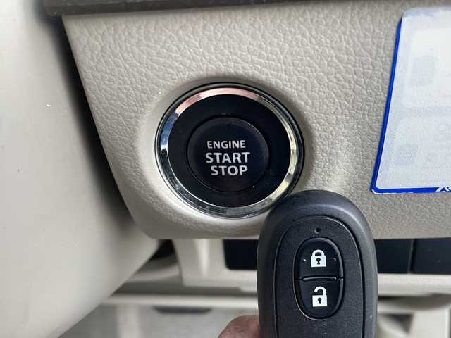 スズキ ラパン G 三重県 2017(平29)年 4.5万km アーバンブラウンパールメタリック 衝突被害軽減システム/横滑り防止/ABS/プッシュスタート/スマートキー/ベンチシート/ドアバイザー/Wエアバック