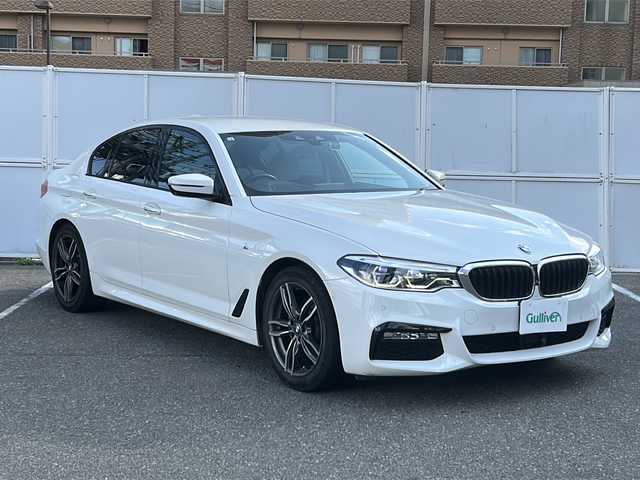 ＢＭＷ ５２３ｉ Mスポーツ 秋田県 2017(平29)年 13.3万km アルピンホワイトⅢ メーカーナビ/　フルセグ　ラジオ/全周囲カメラ/レーダークルーズ/衝突軽減装置/パーキングアシスト/パドルシフト/純正革巻きステアリング/電動パーキング/オートブレーキホールド/コーナーセンサー/オートエアコン/全席シートヒーター/前席パワーシート/本革シート/前後ドラレコ/Bowers&Wilkinsサウンド/パワーバックドア/横滑り防止