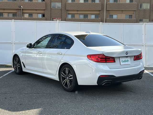 ＢＭＷ ５２３ｉ Mスポーツ 秋田県 2017(平29)年 13.3万km アルピンホワイトⅢ メーカーナビ/　フルセグ　ラジオ/全周囲カメラ/レーダークルーズ/衝突軽減装置/パーキングアシスト/パドルシフト/純正革巻きステアリング/電動パーキング/オートブレーキホールド/コーナーセンサー/オートエアコン/全席シートヒーター/前席パワーシート/本革シート/前後ドラレコ/Bowers&Wilkinsサウンド/パワーバックドア/横滑り防止