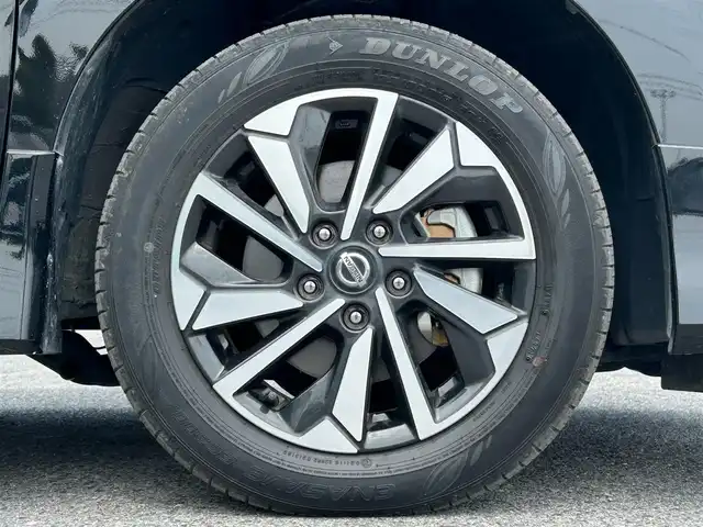 日産 セレナ e－パワー ハイウェイスター V 滋賀県 2022(令4)年 1.9万km ダイヤモンドブラック ガソリン（ハイブリッド）/2WD(FF)/CVT/純正メーカーナビ（地図SDなし）/（FM/AM/フルセグ/Bluetooth）/アラウンドビューモニター/プロパイロット/デジタルインナーミラー/ドライブレコーダー/ビルトインETC/両側パワースライドドア/ブラインドスポットモニター/フリップダウンモニター/革巻きステアリング/ステアリングスイッチ/純正フロアマット/電動格納ミラー/ドアバイザー/オートライト/プッシュスタート/プリクッラッシュ/オートマッチックハイビーム/横滑り防止/コーナーセンサー/電動サイドブレーキ