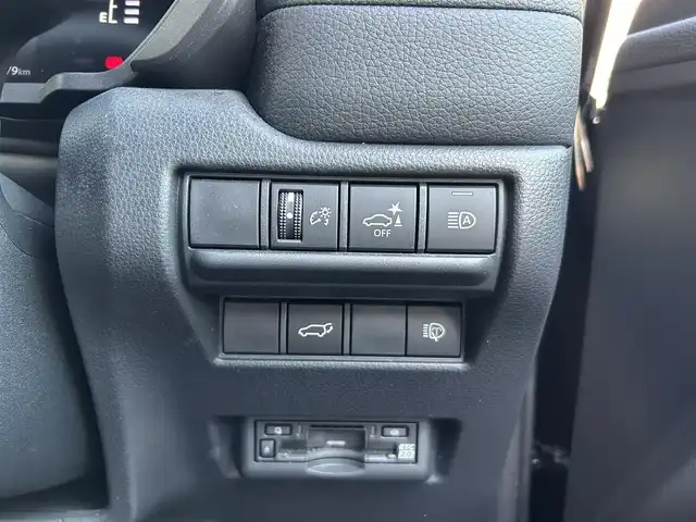 トヨタ ランドクルーザー ２５０ VX 福岡県 2024(令6)年 1.9万km ブラック ワンオーナー/純正メーカーナビ【AM/FM/BT/フルセグTV】/モデリスタエアロ/サンルーフ/レーダークルーズコントロール/アラウンドビューモニター/ブラインドスポットモニター/トヨタチームメイト/TOYOTA　SAFETY　SENSE/-プリクラッシュセーフティ/-レーントレーシングアシスト/-レーンディパーチャーアラート/-アダプティブハイビームシステム／オートマチックハイビーム/-ロードサインアシスト/-ドライバー異常時対応システム/-プロアクティブドライビングアシスト/-発進遅れ告知機能：先行車/-緊急時操舵支援（アクティブ操舵機能付）/-フロントクロストラフィックアラート/-レーンチェンジアシスト/ビルトインETC2.0/運転席・助手席シートヒーター/運転席・助手席エアシート/運転席パワーシート/デジタルインナーミラー/電動リアゲート/保証書/取扱説明書